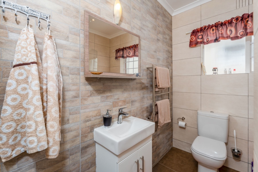 To Let 3 Bedroom Property for Rent in Fish Hoek Western Cape